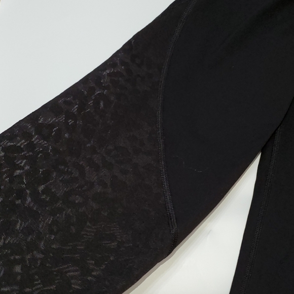 Victoria’s Secret VSX Victoria Sport Leopard mesh tights - Picture 3 of 4